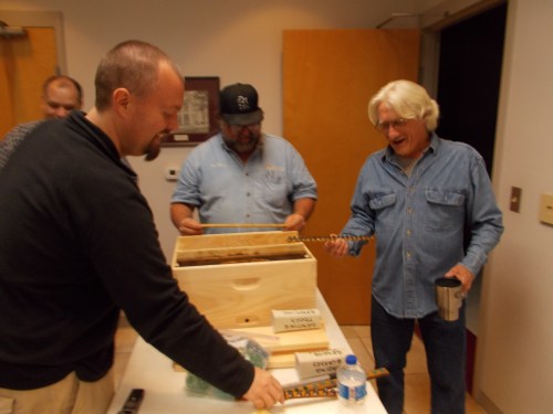 Kent Williams & Carey Mitchell Discuss Queen Rearing Techniques